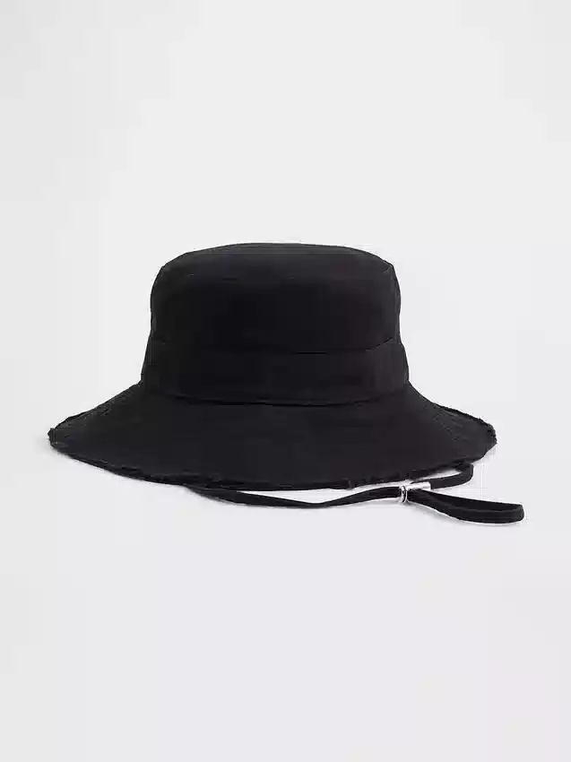 Fransad buckethat
