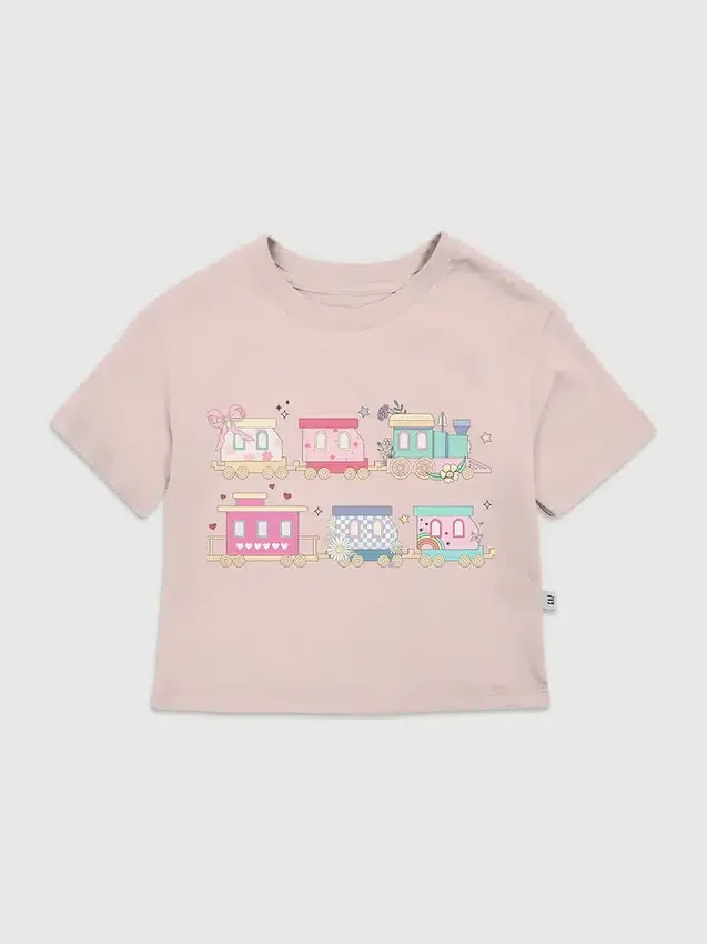 Färgglad T-shirt med tågmotiv för småbarn