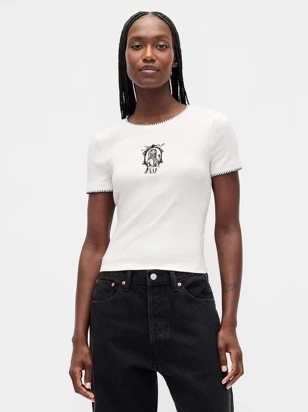 Gap × Disney Tim Burtons ”The Nightmare Before Christmas” – modern T-shirt med smal passform