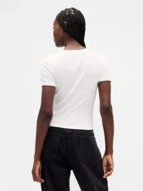 Gap × Disney Tim Burtons ”The Nightmare Before Christmas” – modern T-shirt med smal passform