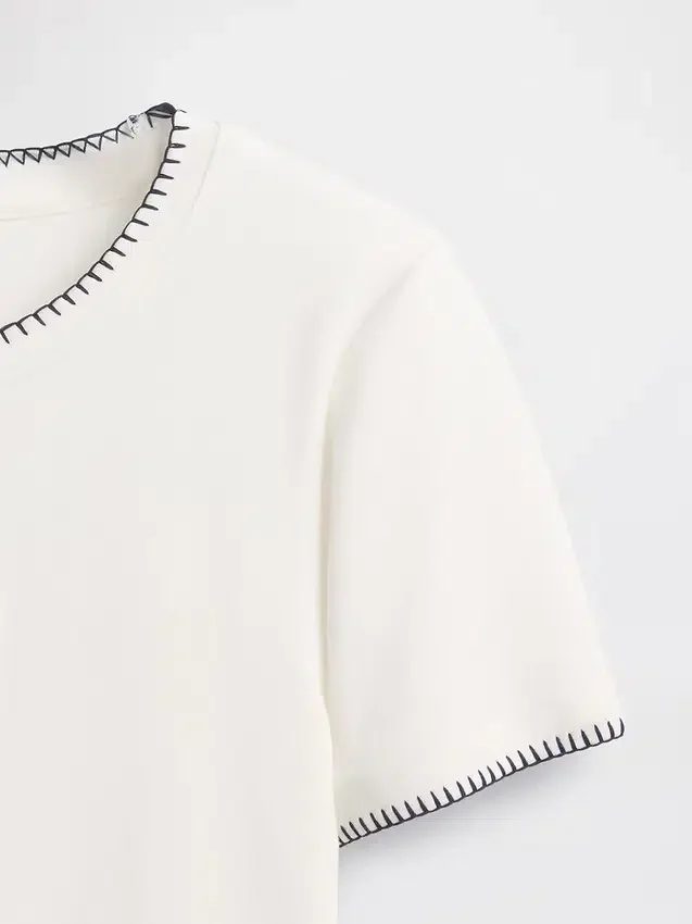 Gap × Disney Tim Burtons ”The Nightmare Before Christmas” – modern T-shirt med smal passform