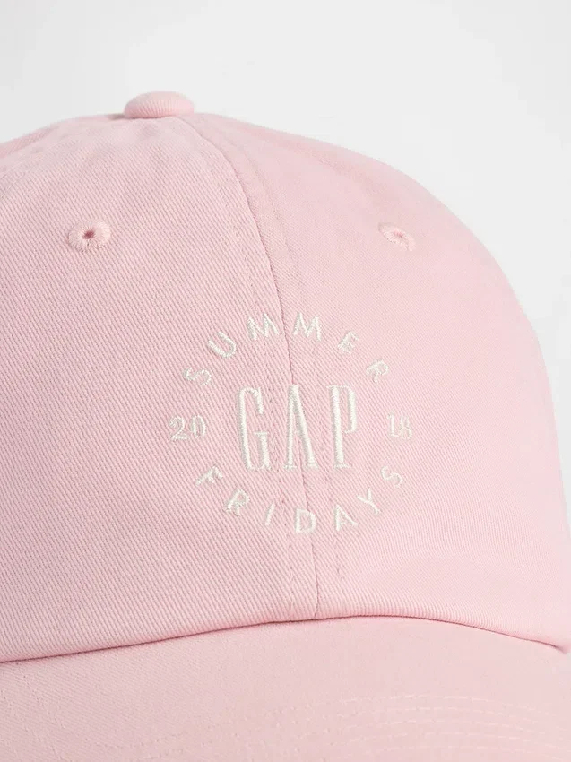 Gap × Summer Fridays basebollkeps i ekologisk bomull med logotyp