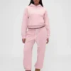 GAP × Summer Fridays tjocka joggingbyxor med avslappnad passform och logotyp