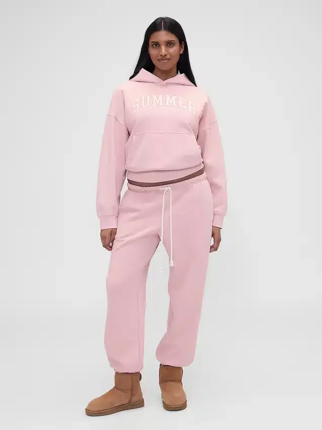 GAP × Summer Fridays tjocka joggingbyxor med avslappnad passform och logotyp