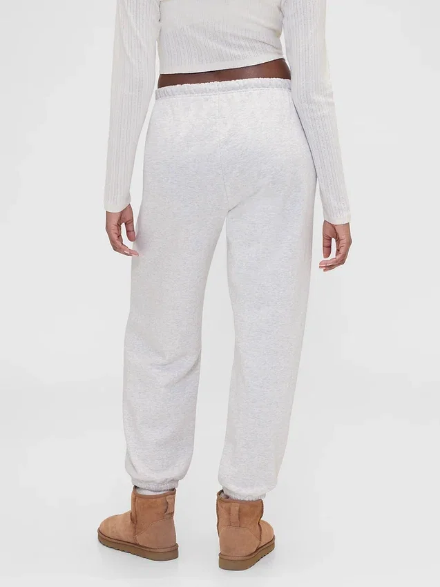 GAP × Summer Fridays tjocka joggingbyxor med avslappnad passform och logotyp