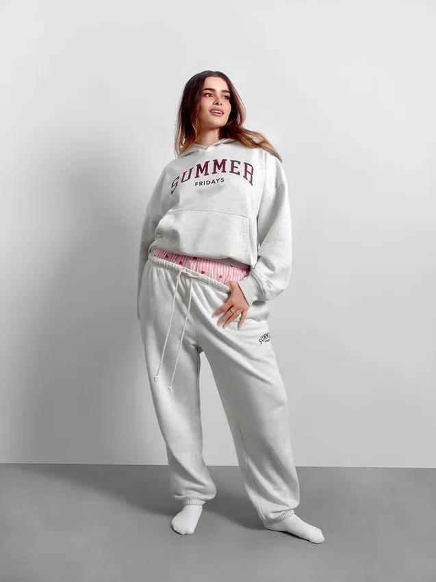 GAP × Summer Fridays tjocka joggingbyxor med avslappnad passform och logotyp