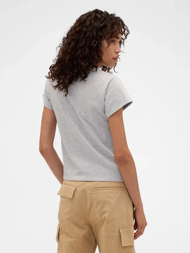 Gap × Victoria Beckham T-shirt i ekologisk bomull med logotyp