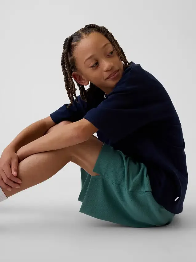 GapFit 6" återvunna mesh-Shorts för barn