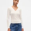 Genomskinlig ribbad Henley-T-shirt