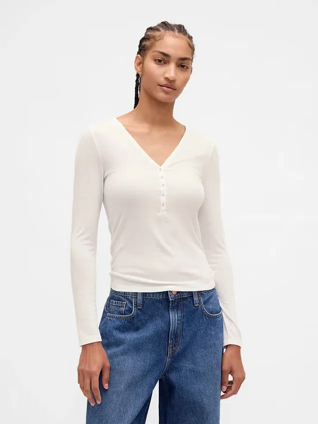 Genomskinlig ribbad Henley-T-shirt