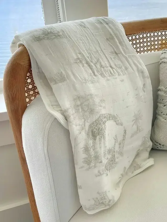 Gilded Bird Safari Toile-babytäcke i bambu