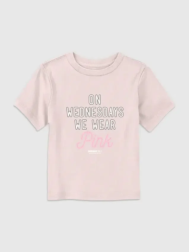 Grafisk T-shirt med motivet ”Toddler Mean Flickor – On Wednesdays We Wear Pink”