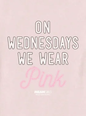 Grafisk T-shirt med motivet ”Toddler Mean Flickor – On Wednesdays We Wear Pink”