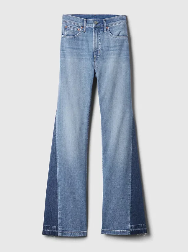Högmidjade 70-talsinspirerade flare-Jeans med lappar