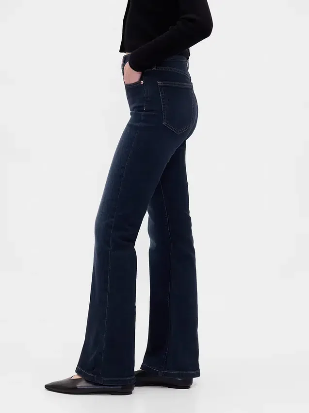Högmidjade 70-talsjeans med utsvängda ben