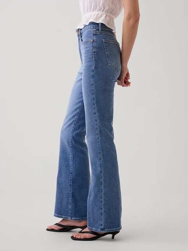 Högmidjade 70-talsjeans med utsvängda ben