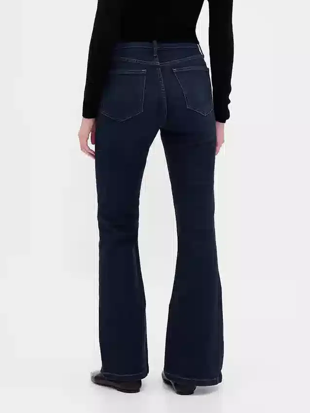 Högmidjade 70-talsjeans med utsvängda ben