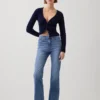 Högmidjade 70-talsjeans med utsvängda ben