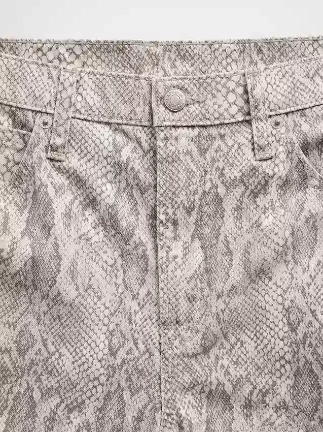 Högmidjade Barrel-jeans med ormmönster