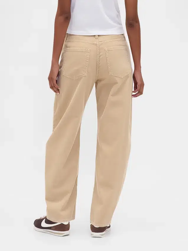 Högmidjade byxor i corduroy