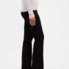 Högmidjade, dubbelstickade byxor i bootcut-modell