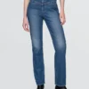 Högmidjade, raka jeans i 90-talsstil