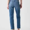 Högmidjade, raka jeans med låg framdel