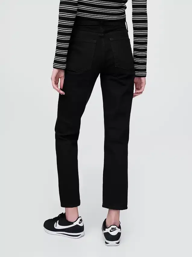 Högmidjade, raka jeans med låg framdel