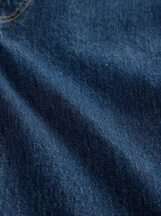 Högmidjade, raka jeans med låg framdel