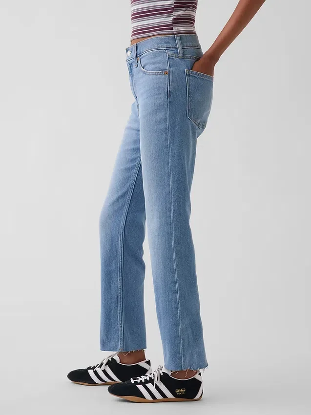 Högmidjade, smala, raka cropped-Jeans i 90-talsstil