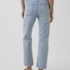 Högmidjade, smala, raka cropped-Jeans i 90-talsstil