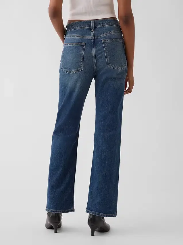 Högmidjade, smala, raka cropped-Jeans i 90-talsstil