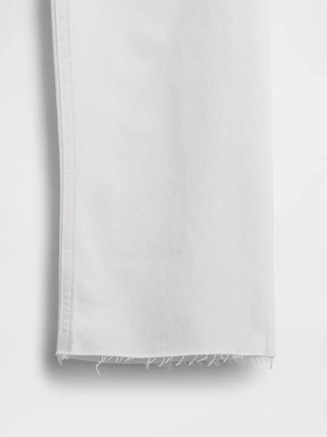 Högmidjade, smala, raka cropped-Jeans i 90-talsstil
