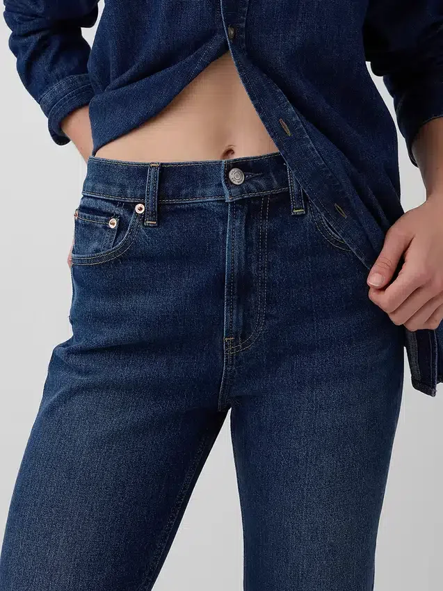 Högmidjade, smala, raka cropped-Jeans i 90-talsstil