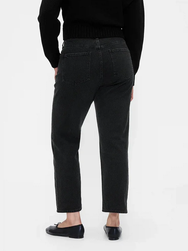 Högmidjade, smala, raka cropped-Jeans i 90-talsstil