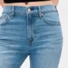 Högmidjade, smala, raka cropped-Jeans i 90-talsstil