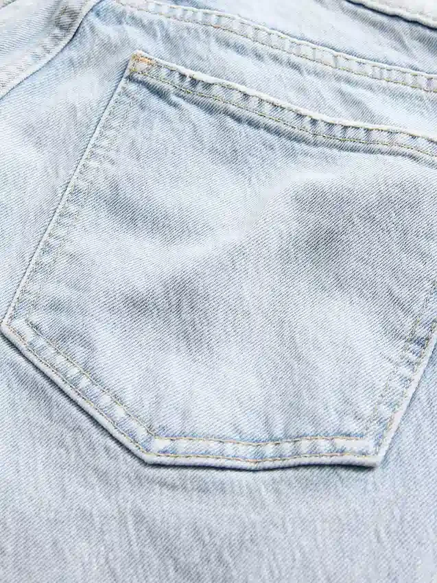Högmidjade, smala, raka cropped-Jeans i 90-talsstil