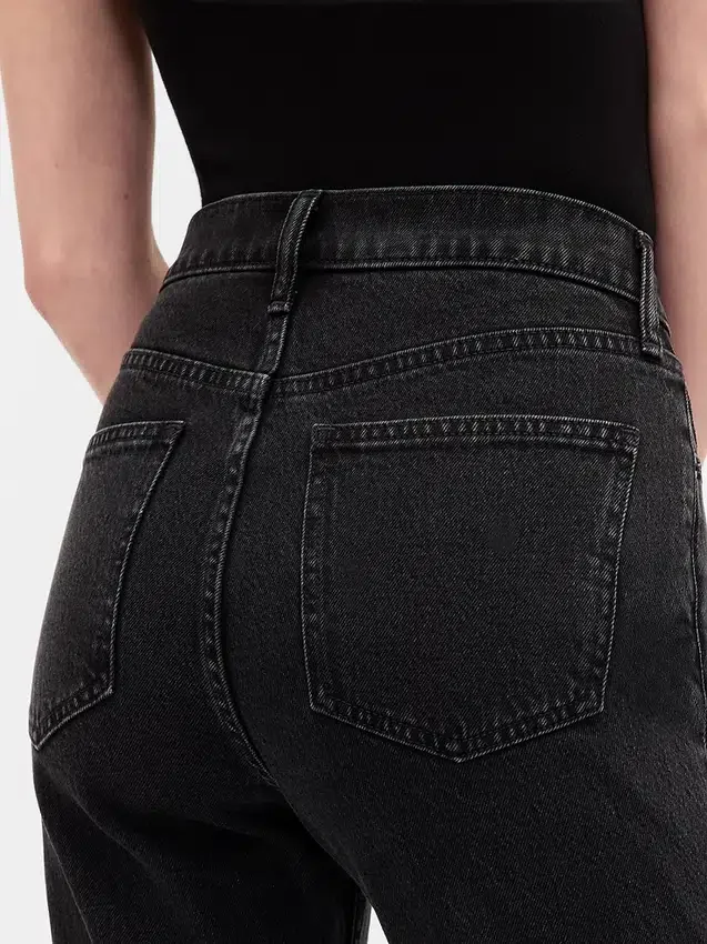 Högmidjade, smala, raka cropped-Jeans i 90-talsstil
