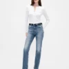 Högmidjade, smala raka Jeans i 90-talsstil