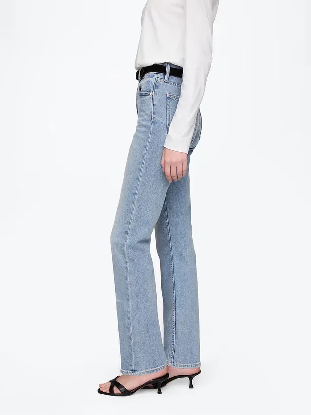 Högmidjade, smala raka Jeans i 90-talsstil