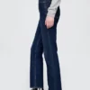 Högmidjade, smala raka Jeans i 90-talsstil