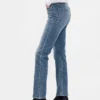 Högmidjade, smala raka Jeans i 90-talsstil