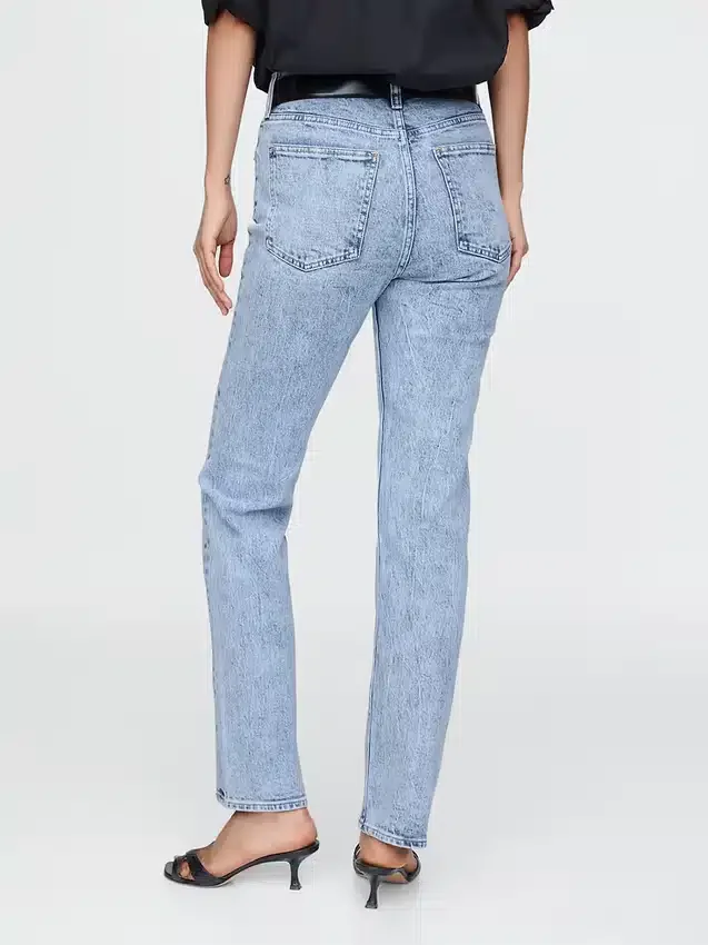 Högmidjade, smala raka Jeans i 90-talsstil