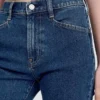 Högmidjade, smala raka Jeans i 90-talsstil
