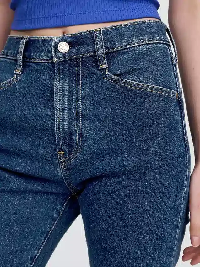 Högmidjade, smala raka Jeans i 90-talsstil