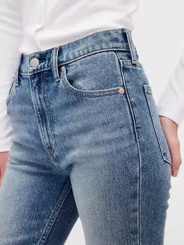 Högmidjade, smala raka Jeans i 90-talsstil