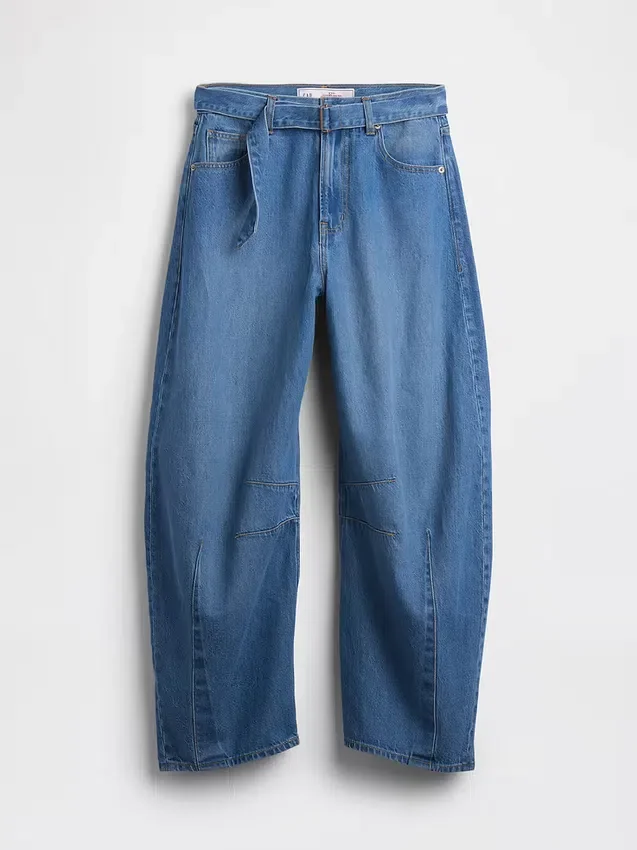 Högmidjade, ultramjuka Jeans med bälten i hästskform