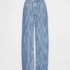 Högmidjade, ultramjuka jeans med randigt mönster