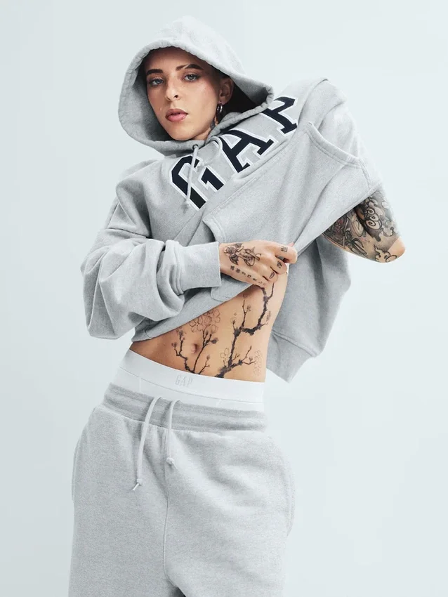 Hoodie för vuxna med Vintagesoft Arch Logo
