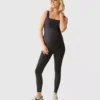 Ingrid och Isabel – den långa svarta aktiva unitard-jumpsuiten för mammakläder